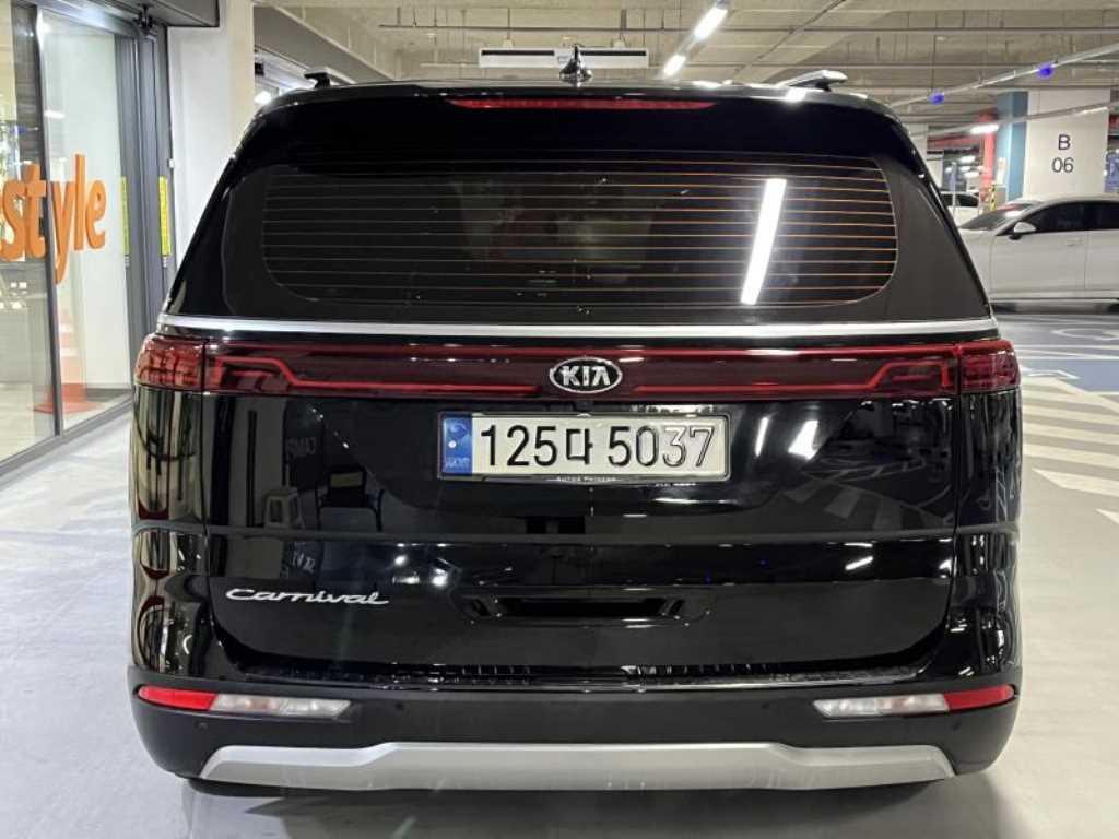 KIA Carnival - Vista 5