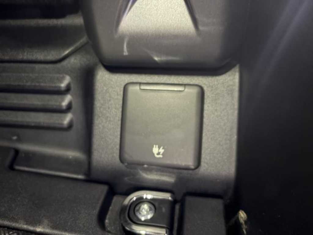 Land Rover Defender 2024 Negro - Importación desde Corea - HF Imports Iquique - Foto 17