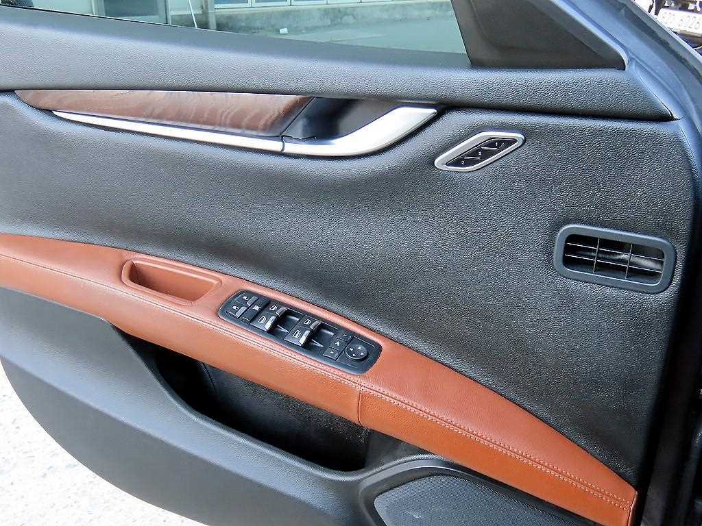 Maserati Ghibli - Vista 11