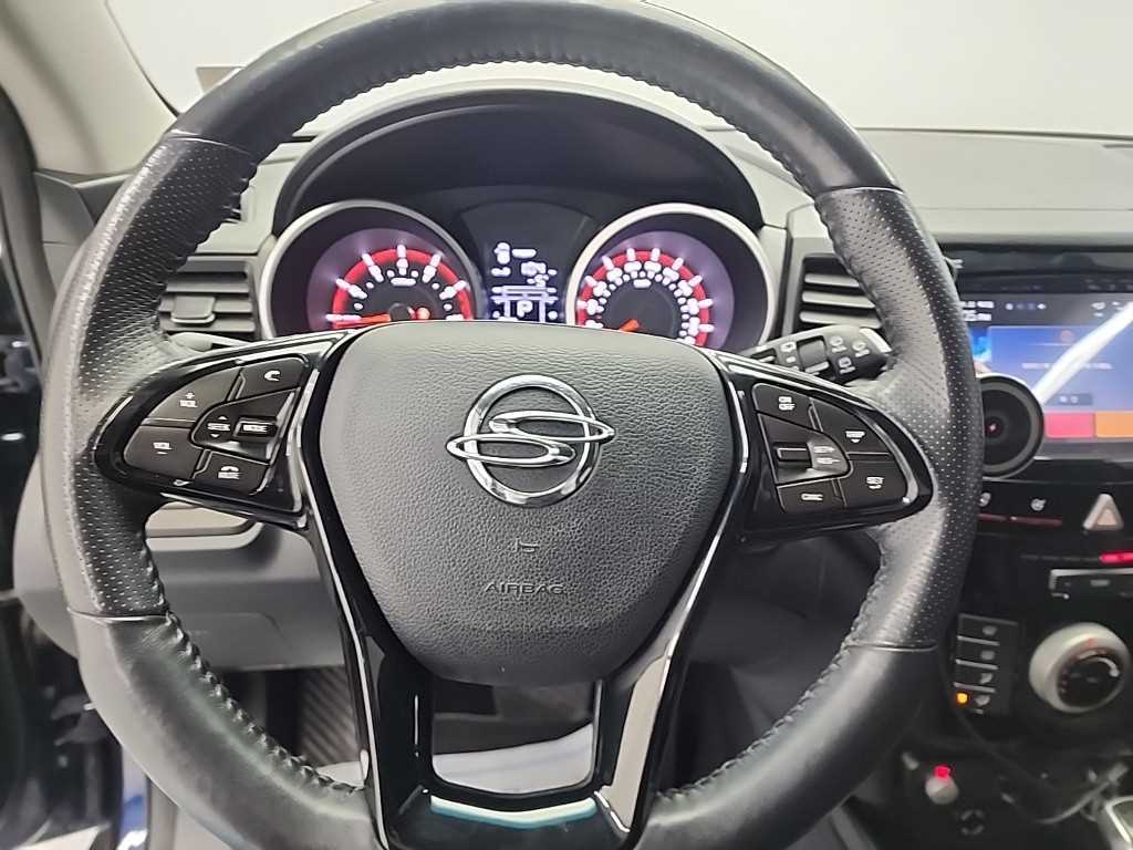 Ssangyong Tivoli - Vista 9