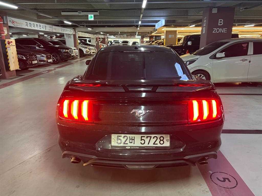 Ford Mustang - Vista 4