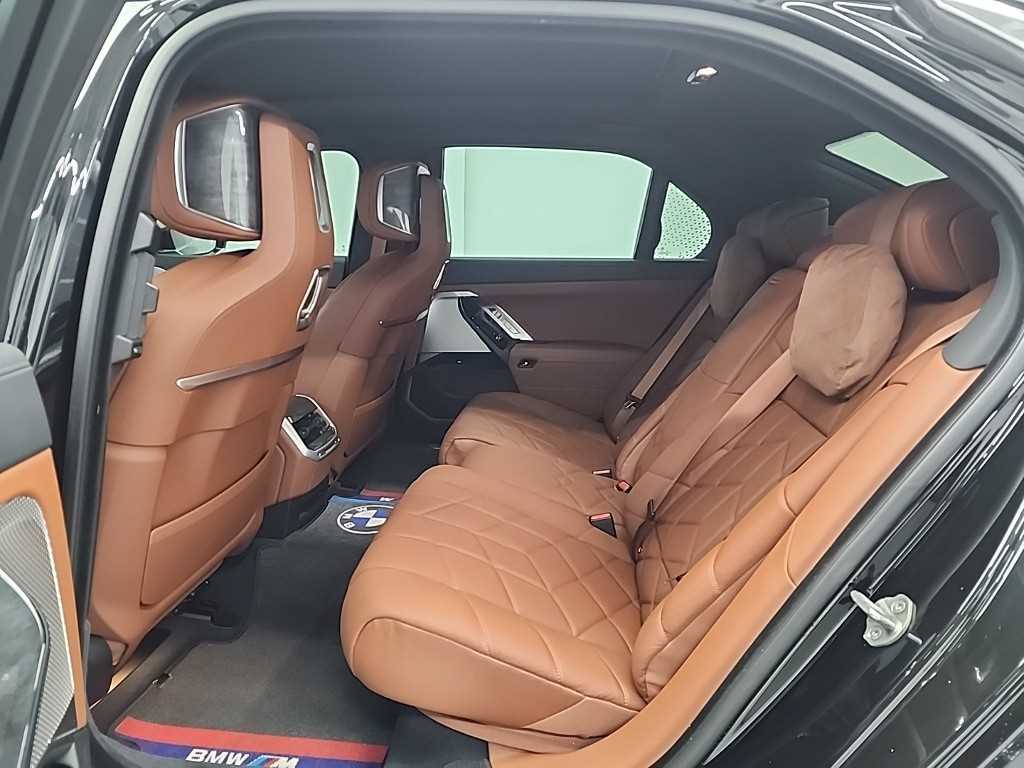 BMW 7 Series - Vista 12