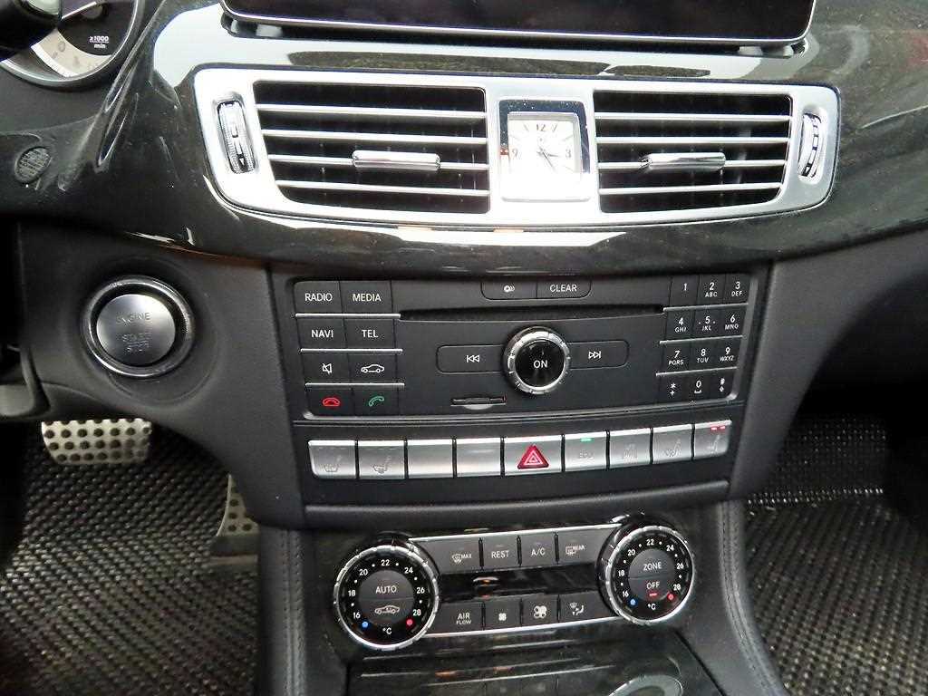 Mercedes Benz CLS Class - Vista 10