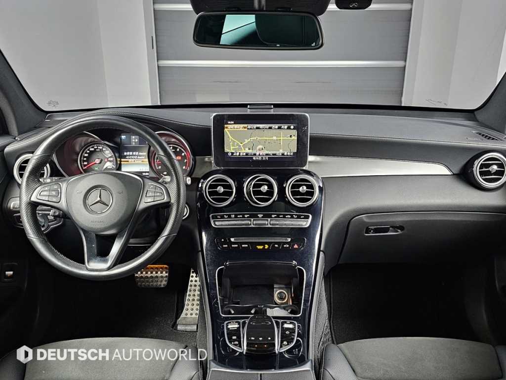 Mercedes Benz GLC Class - Vista 8