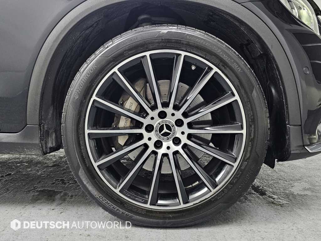 Mercedes Benz GLC Class - Vista 6