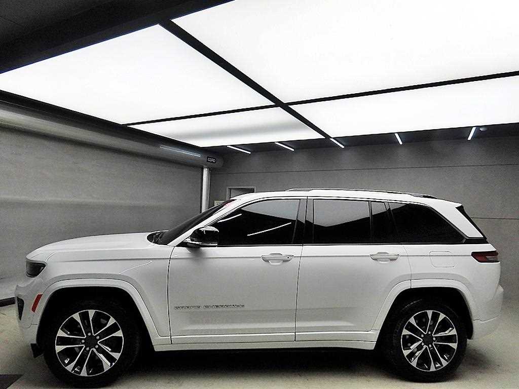 Jeep Cherokee - Vista 4