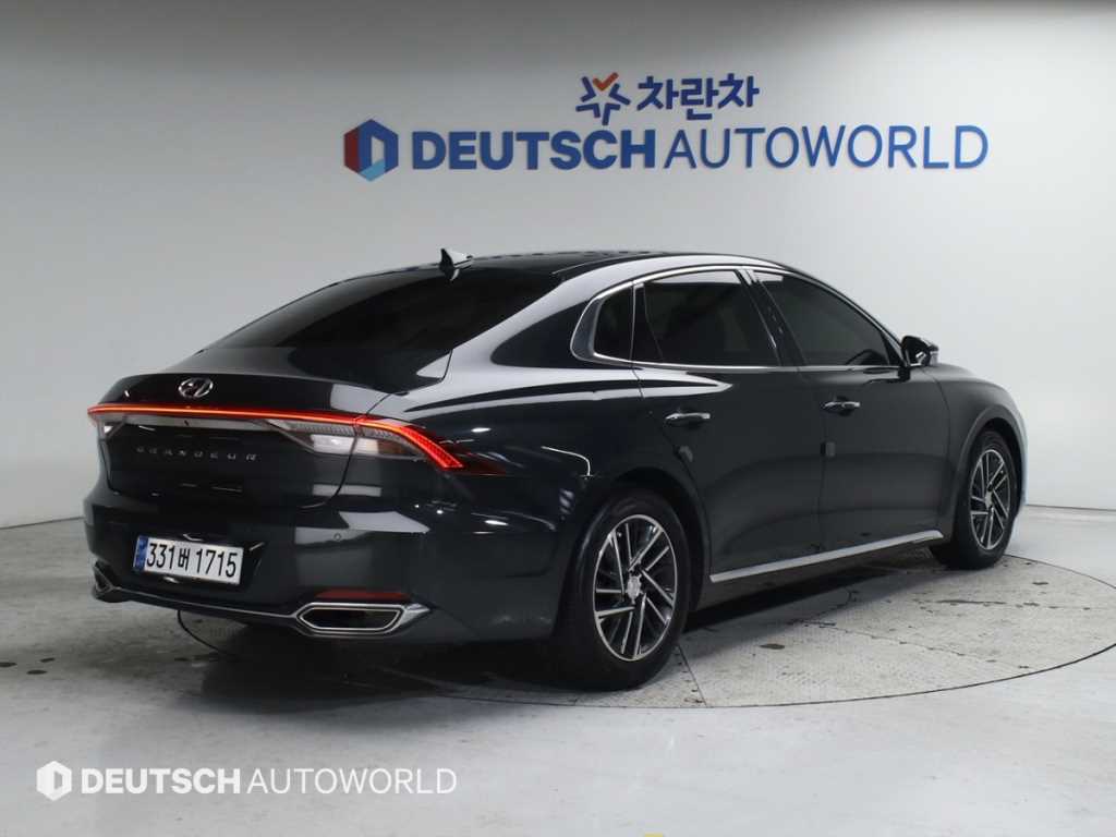 HYUNDAI Grandeur - Vista 5