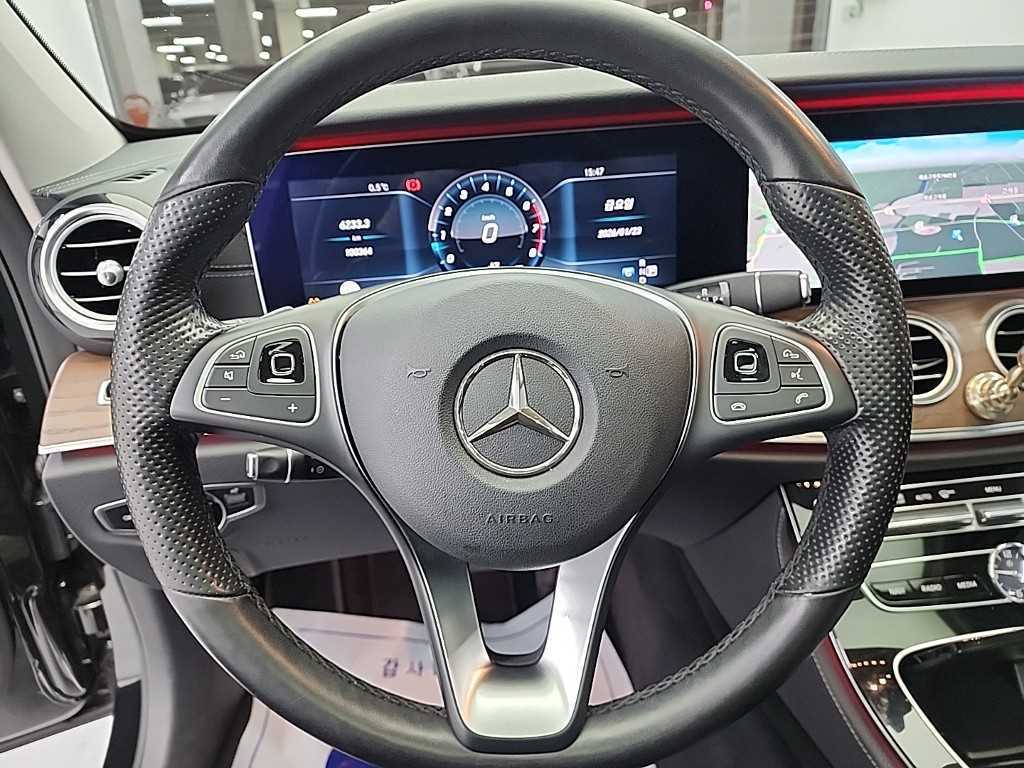 Mercedes Benz E class - Vista 9