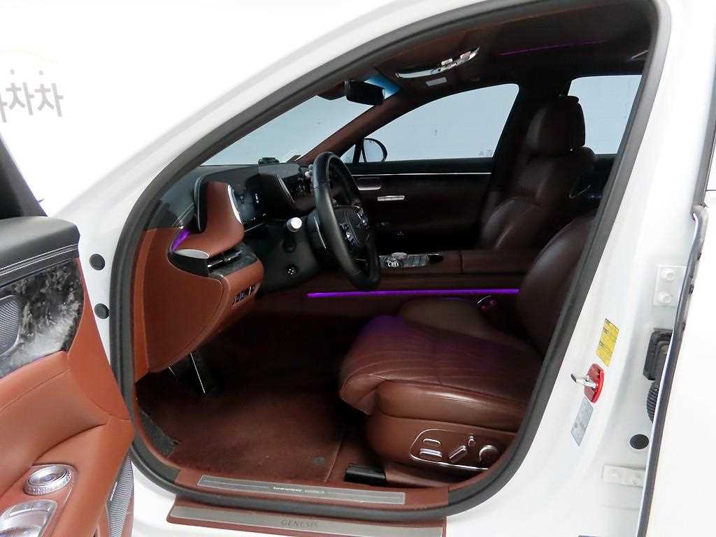 Genesis G90 - Vista 11