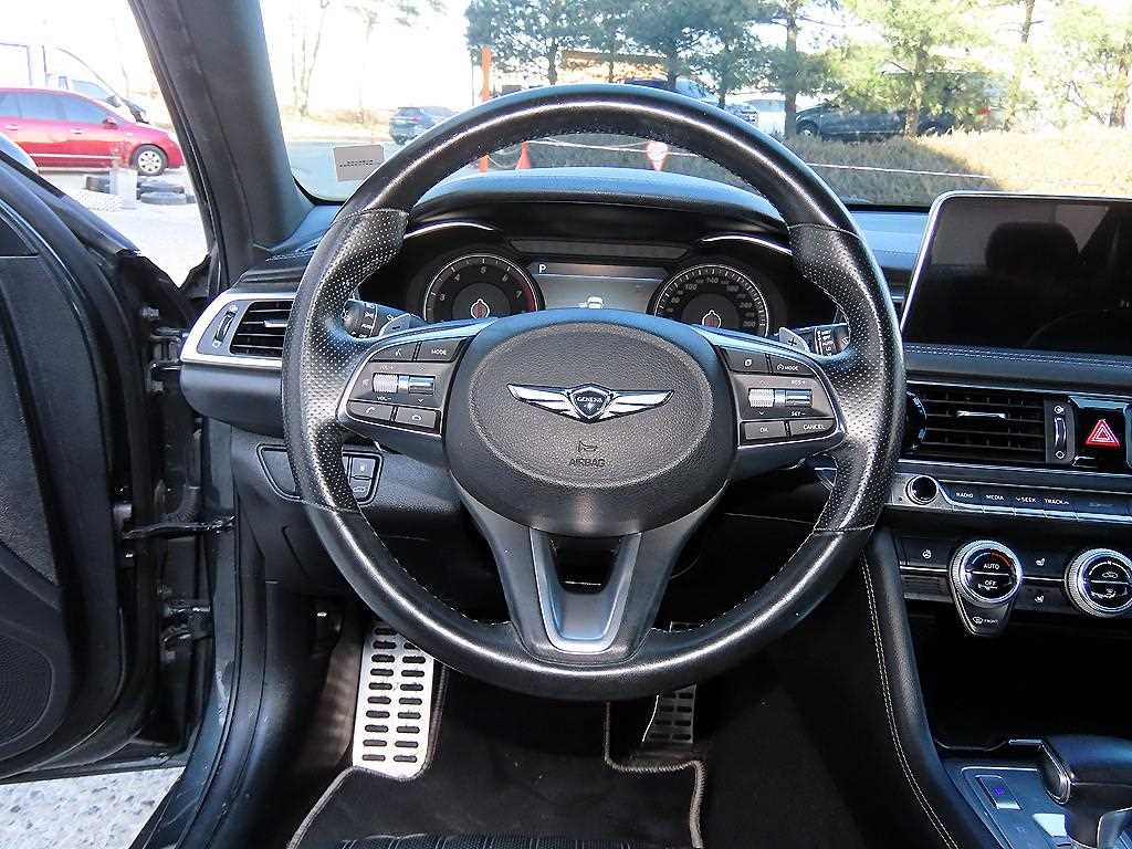 Genesis G70 - Vista 8