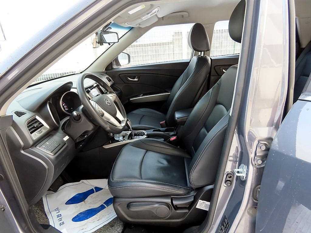 Ssangyong Tivoli - Vista 5