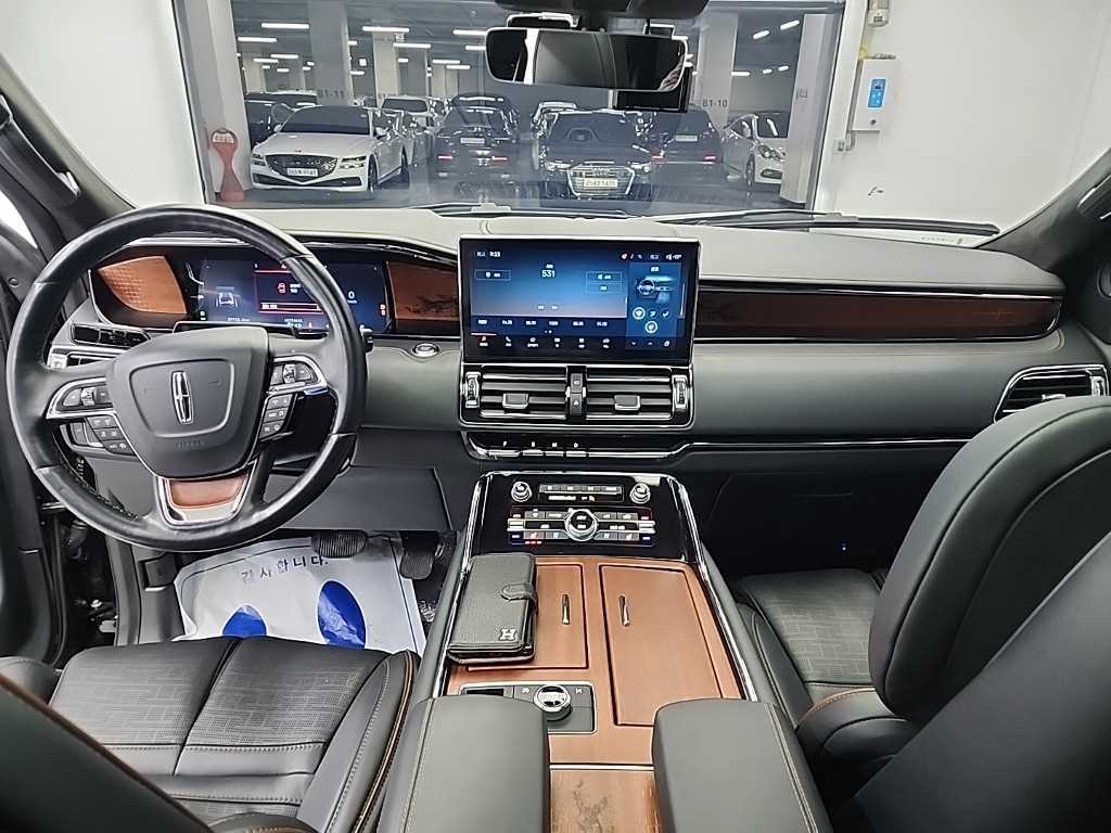 Lincoln Navigator - Vista 7