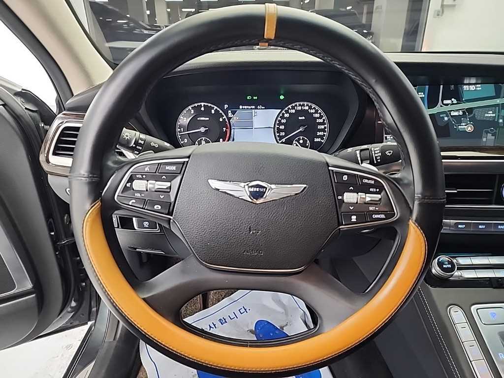 Genesis G90 - Vista 10