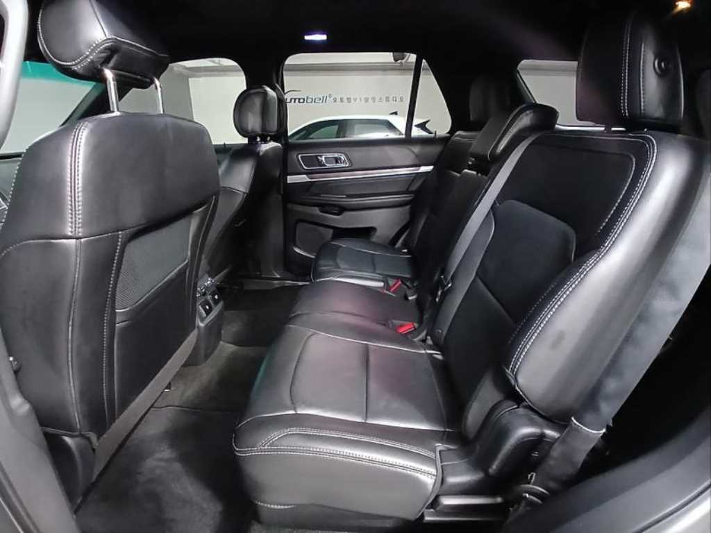 Ford Explorer - Vista 6