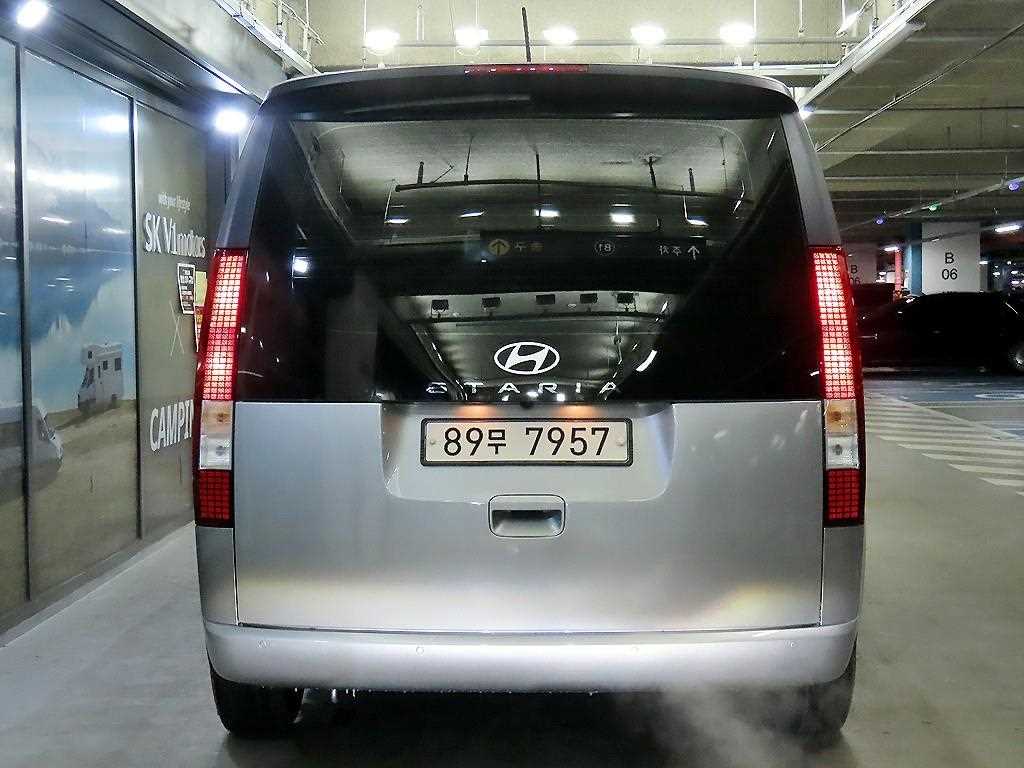 HYUNDAI Staria - Vista 5