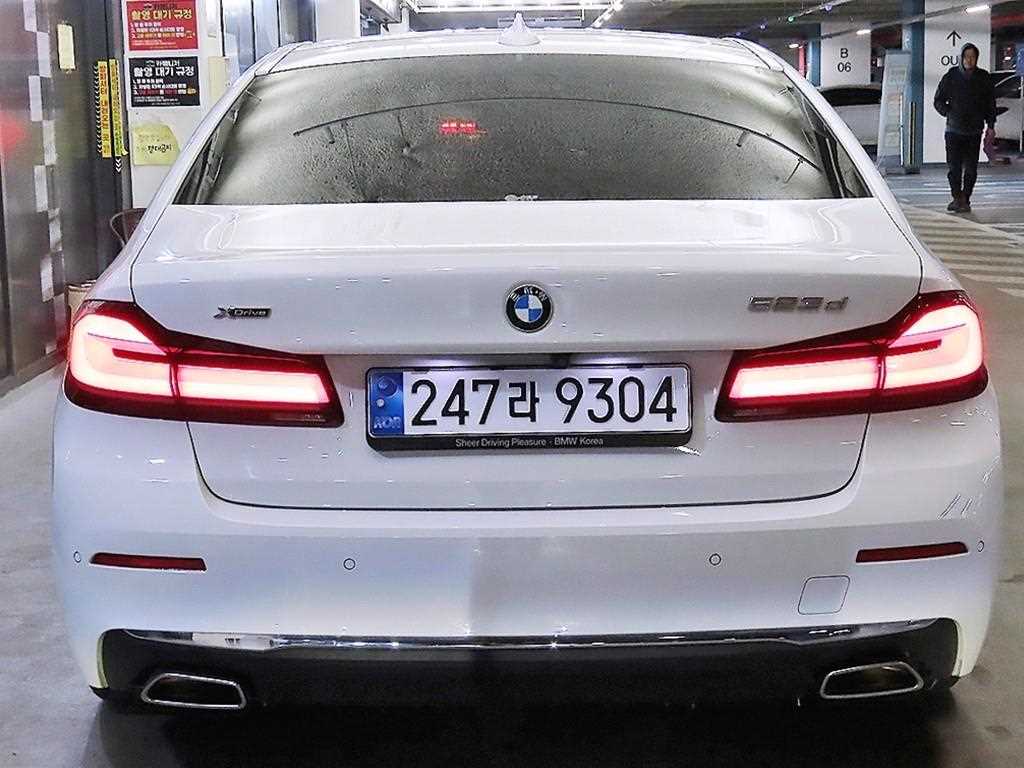 BMW 5 Series - Vista 5