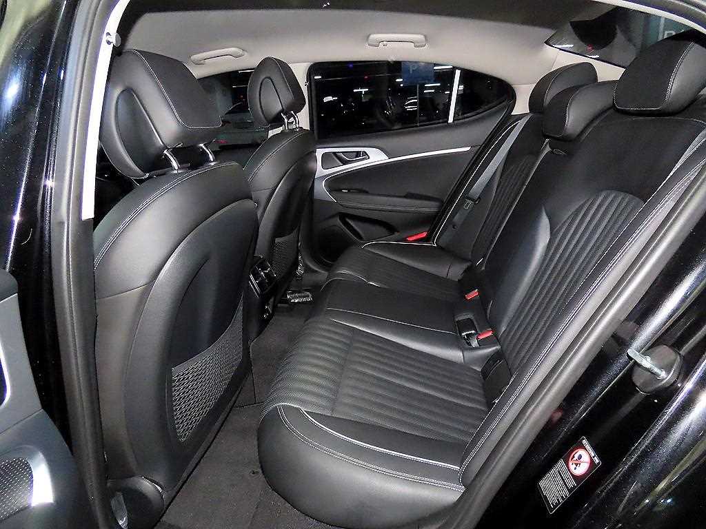 Genesis G70 - Vista 7