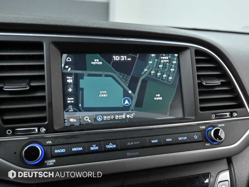 HYUNDAI Avante - Vista 6