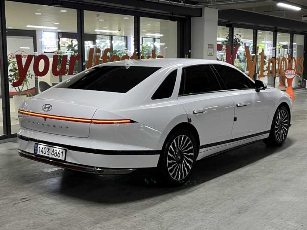 HYUNDAI Grandeur - Vista 4