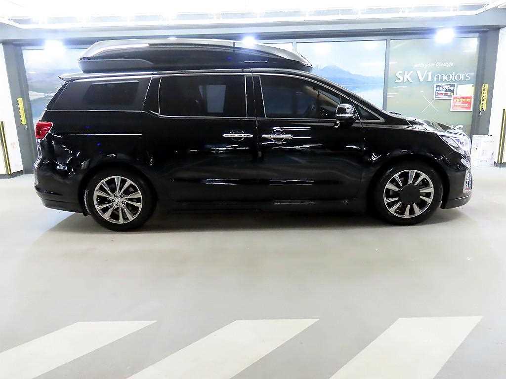 KIA Carnival - Vista 3