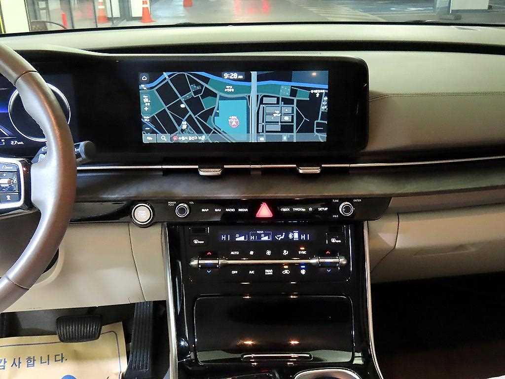 KIA Carnival - Vista 12