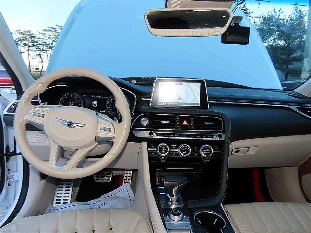 Genesis G70 - Vista 7