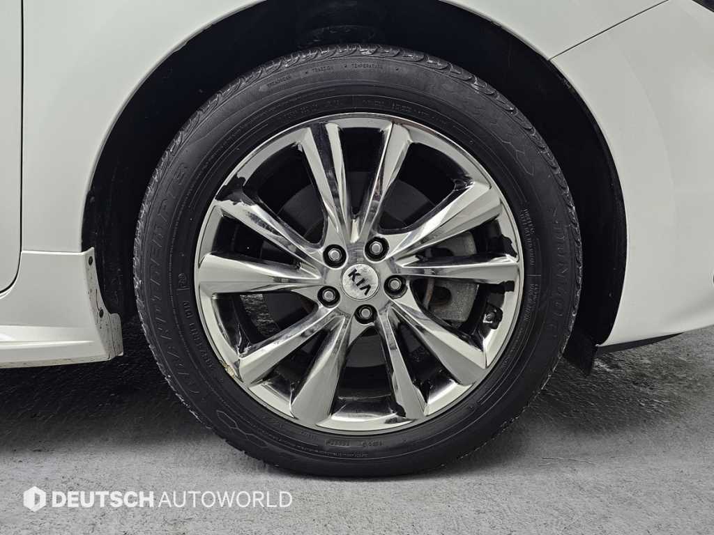 KIA Carnival - Vista 5