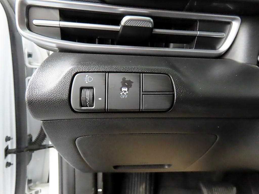 HYUNDAI Avante - Vista 12