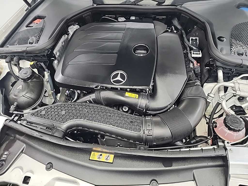 Mercedes Benz E class - Vista 6