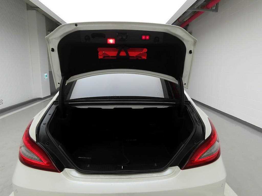 Mercedes Benz CLS Class - Vista 5