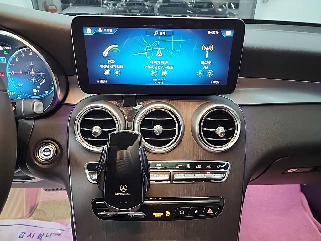 Mercedes Benz GLC Class - Vista 10