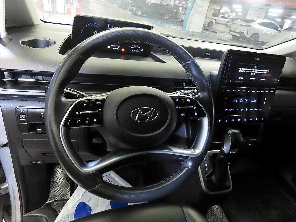 HYUNDAI Staria - Vista 8