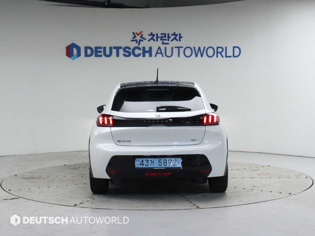 Peugeot 208 - Vista 4