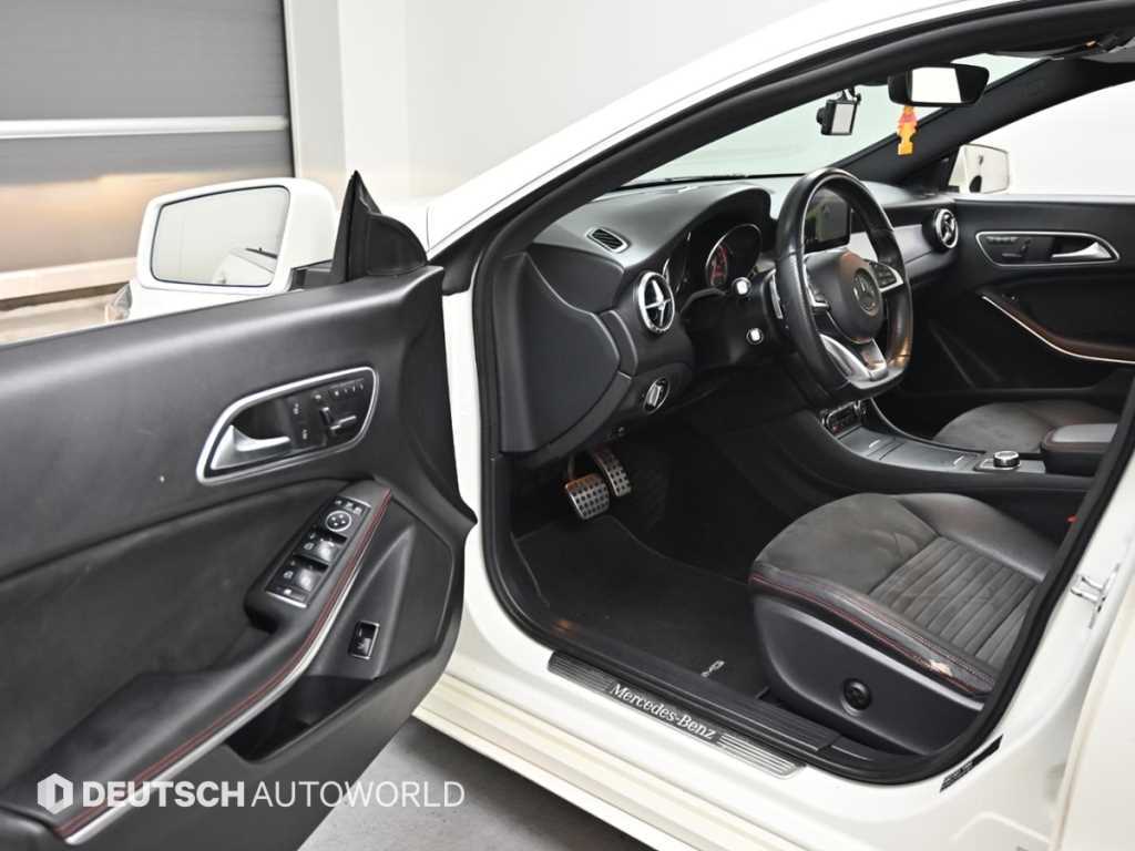 Mercedes Benz CLA Class - Vista 11