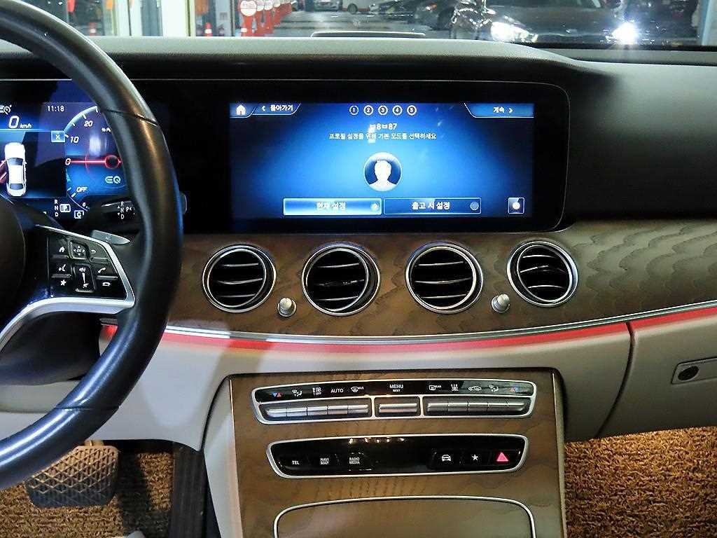 Mercedes Benz E class - Vista 11