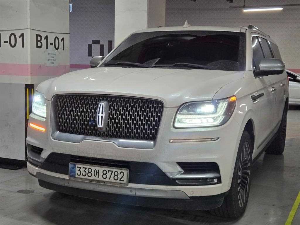 Lincoln Navigator 2019 Blanco - Importación desde Corea - HF Imports Iquique - Foto 1