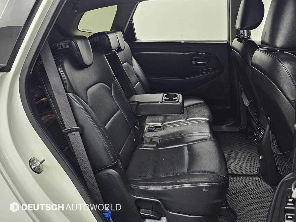 KIA Carens - Vista 12