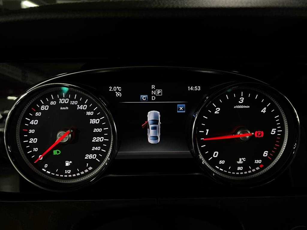 Mercedes Benz E class - Vista 6