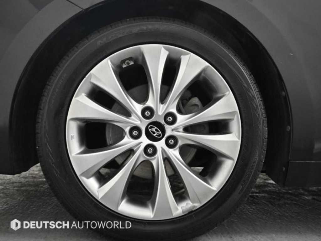 HYUNDAI Grandeur - Vista 5