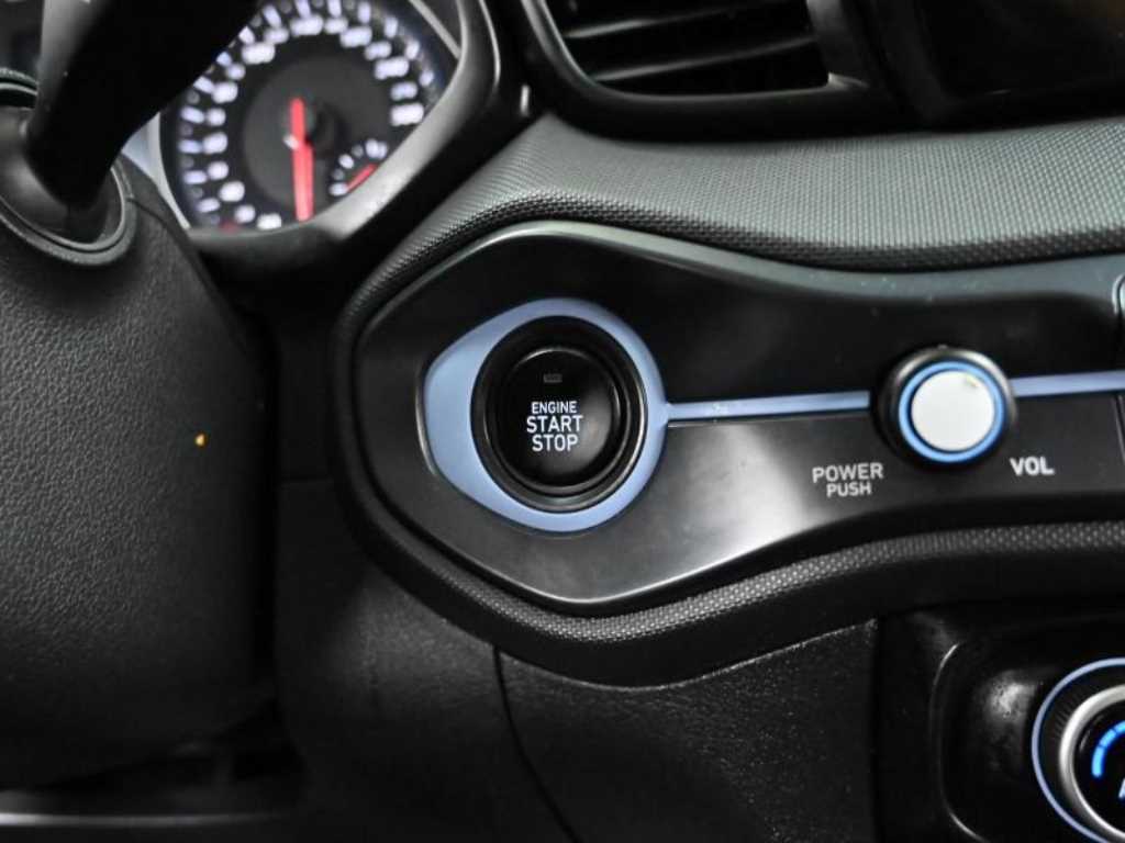 HYUNDAI Veloster 2022 Blanco - Importación desde Corea - HF Imports Iquique - Foto 16