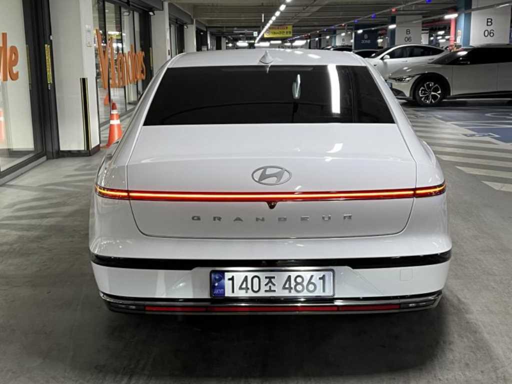 HYUNDAI Grandeur - Vista 5