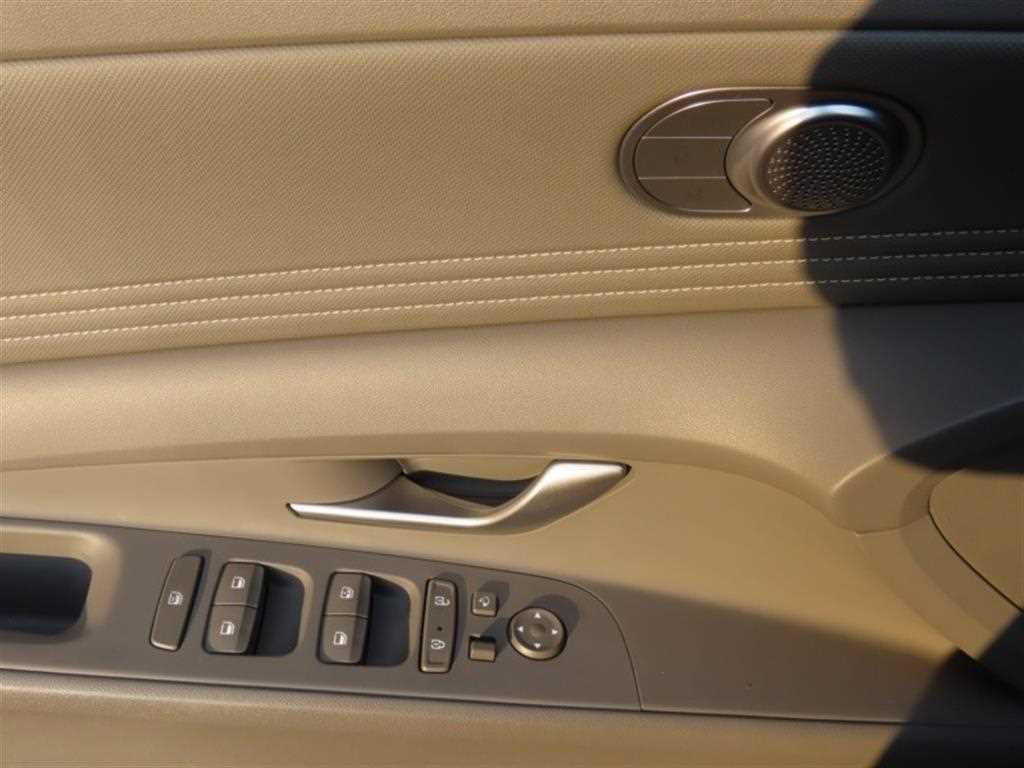 HYUNDAI Avante - Vista 12