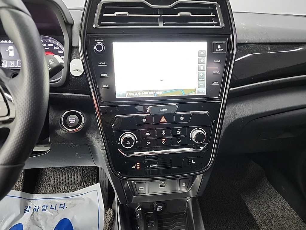 Ssangyong Tivoli - Vista 10