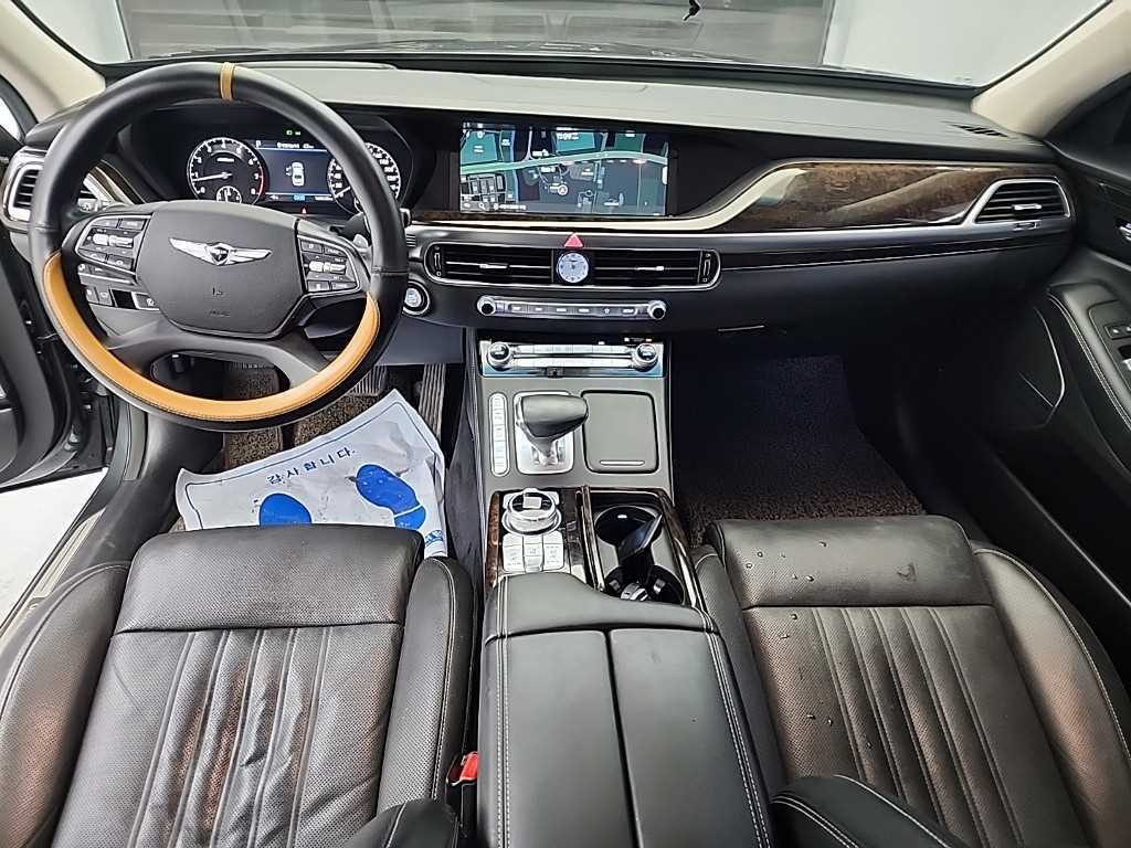 Genesis G90 - Vista 8