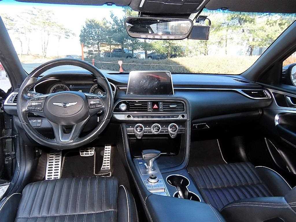 Genesis G70 - Vista 7