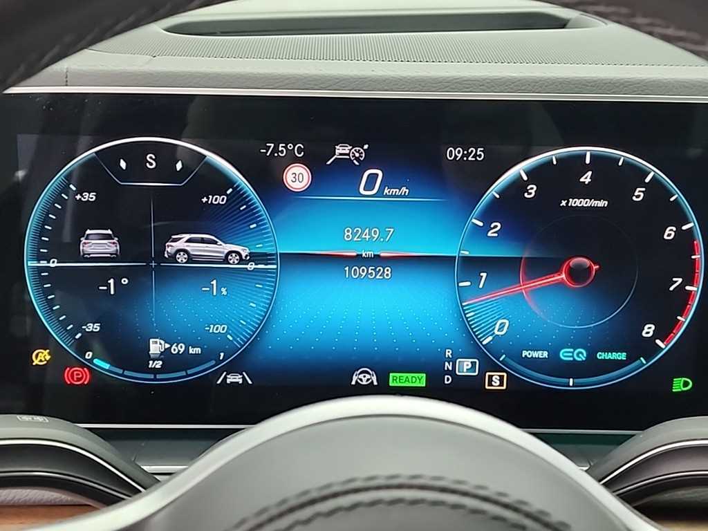 Mercedes Benz GLE Class - Vista 6