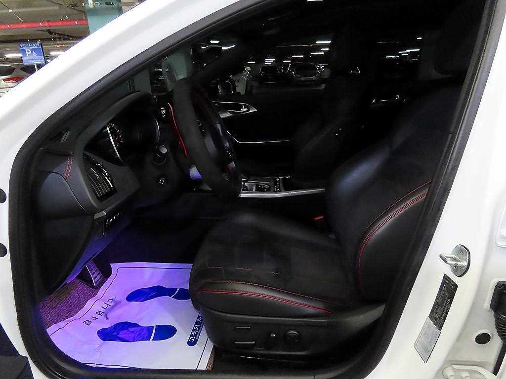 KIA Stinger - Vista 6