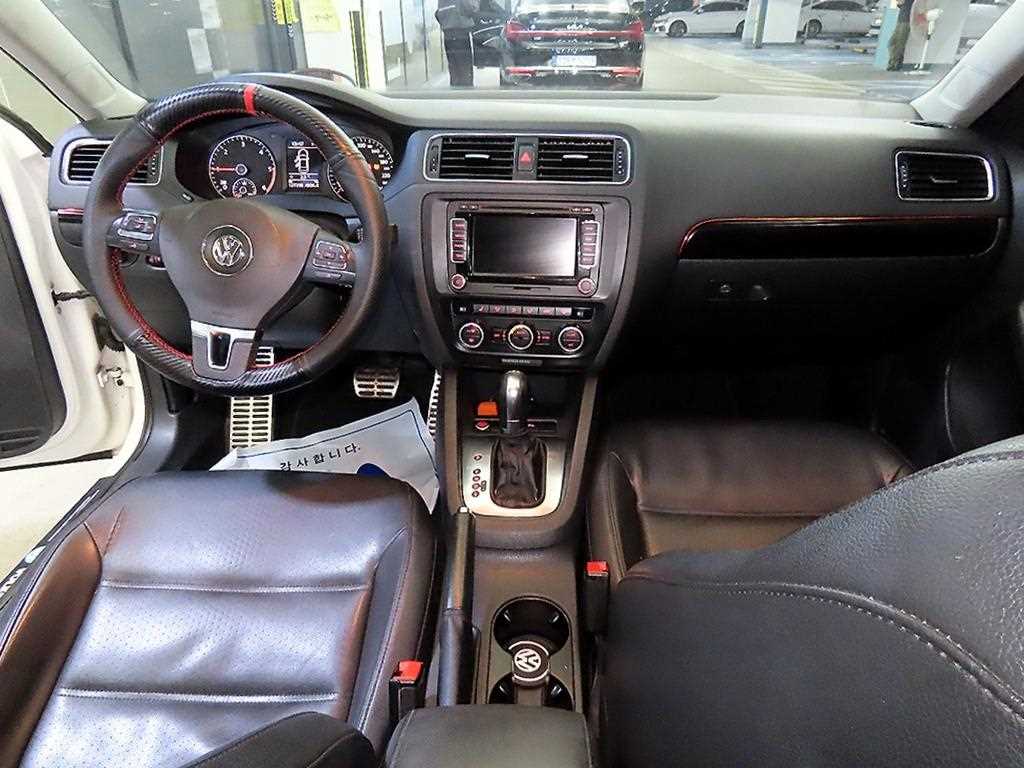 Volkswagen Jetta - Vista 10