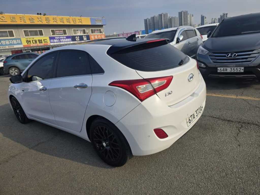 HYUNDAI i30 - Vista 4