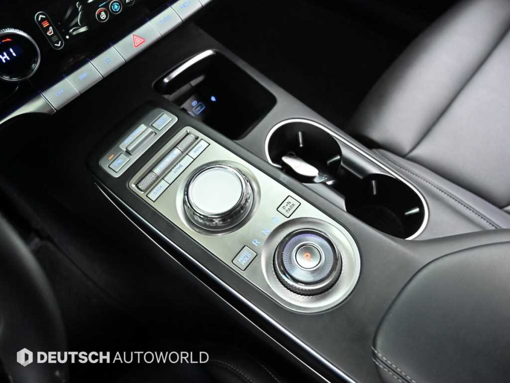 Genesis GV70 - Vista 9